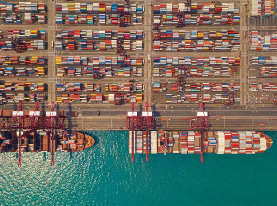 إدارة الشحنات في الإمارات عبر Naviflow